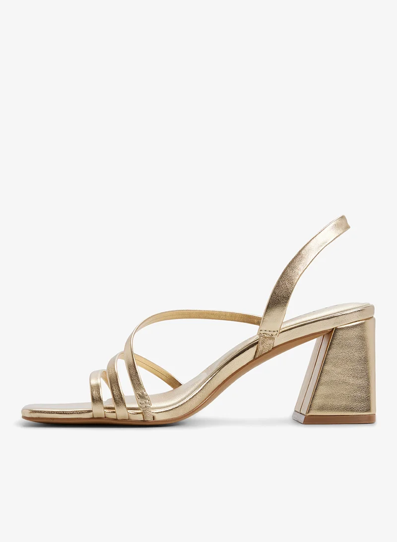 الدو صنادل أتلانتيكوس بكعب متوسط وحزام خلفي